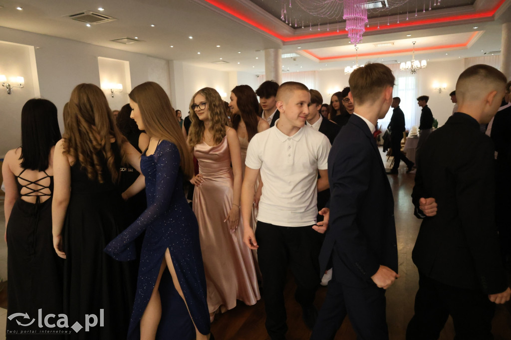 Bal ósmoklasisty w SP 7 zamknął ważny etap w życiu