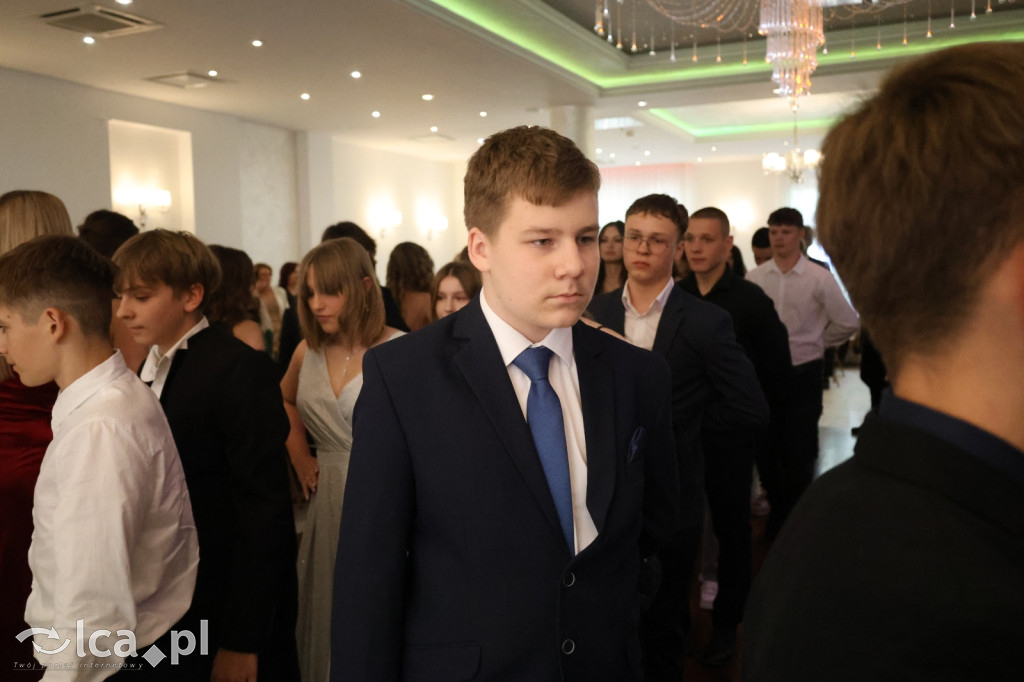 Bal ósmoklasisty w SP 7 zamknął ważny etap w życiu