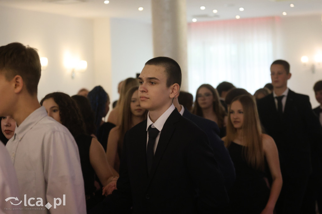 Bal ósmoklasisty w SP 7 zamknął ważny etap w życiu