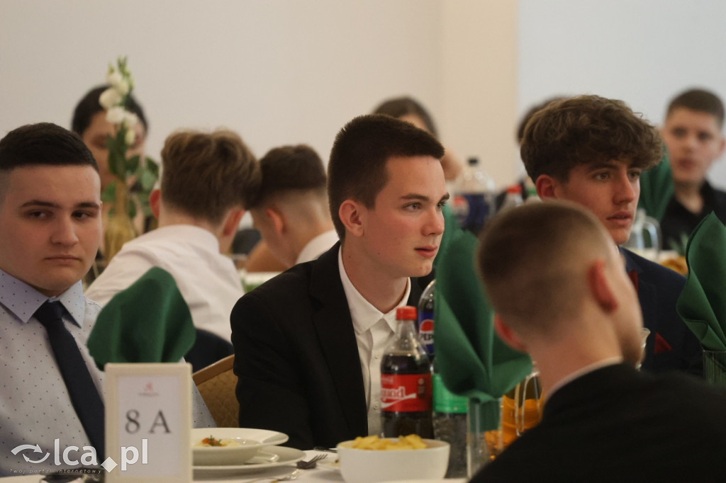 Bal ósmoklasisty w SP 7 zamknął ważny etap w życiu