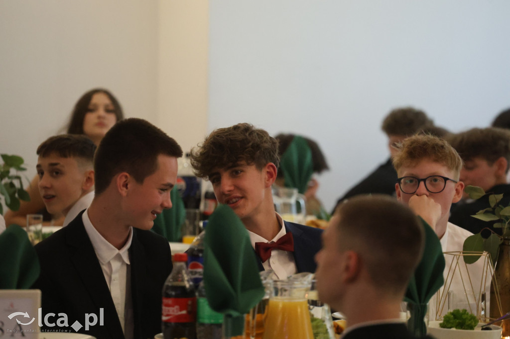 Bal ósmoklasisty w SP 7 zamknął ważny etap w życiu