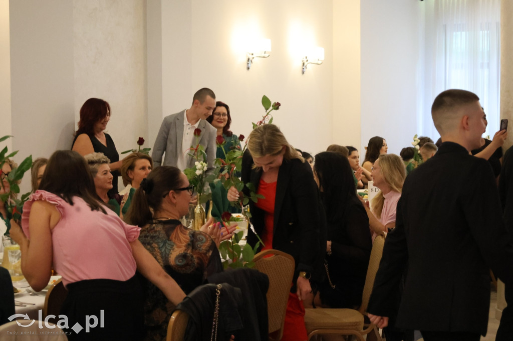 Bal ósmoklasisty w SP 7 zamknął ważny etap w życiu