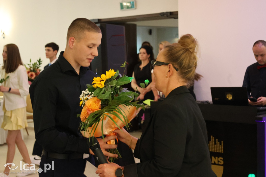 Bal ósmoklasisty w SP 7 zamknął ważny etap w życiu
