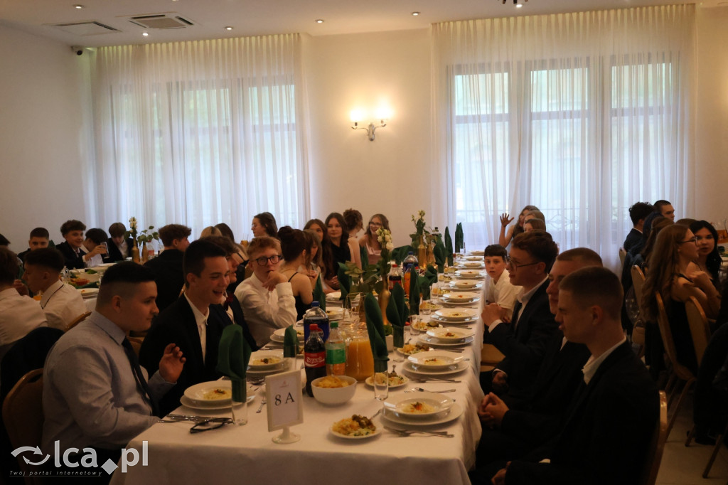 Bal ósmoklasisty w SP 7 zamknął ważny etap w życiu
