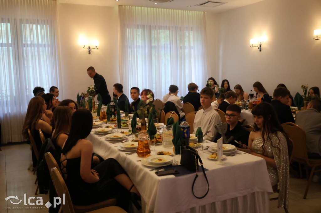 Bal ósmoklasisty w SP 7 zamknął ważny etap w życiu