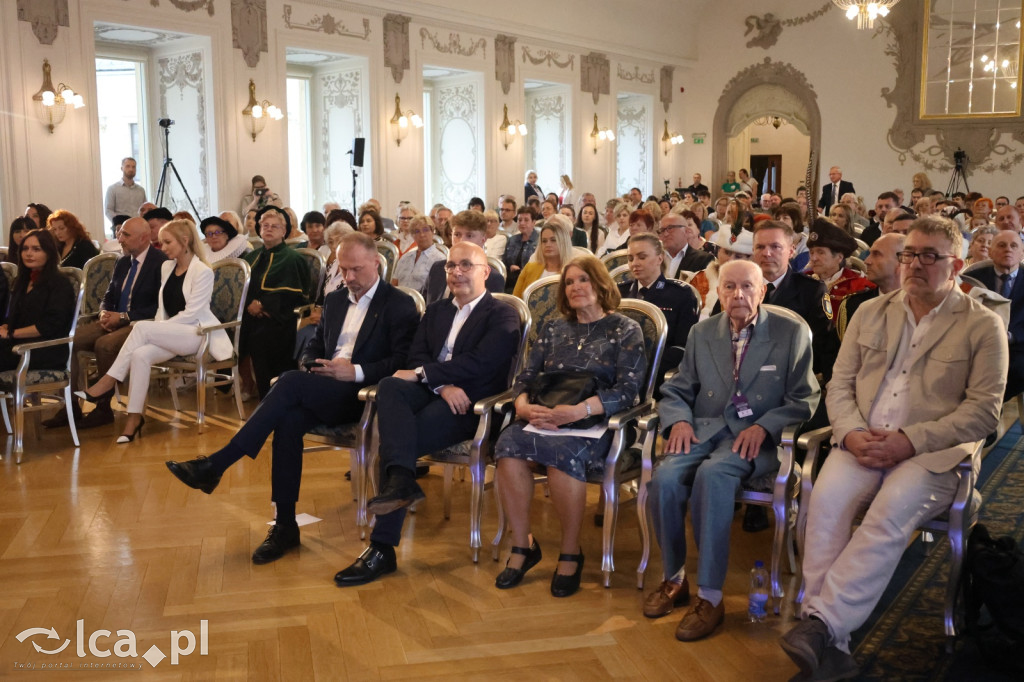 Honorowe tytuły i odznaczenia wręczone