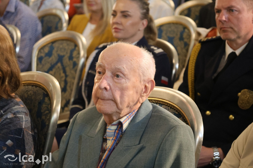 Honorowe tytuły i odznaczenia wręczone