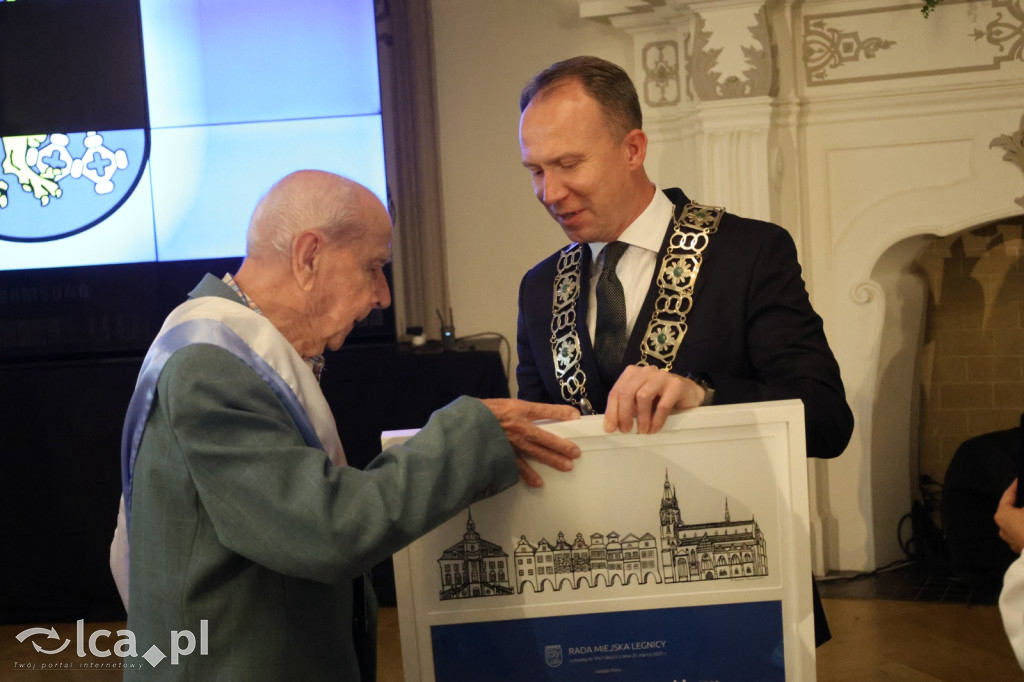Honorowe tytuły i odznaczenia wręczone