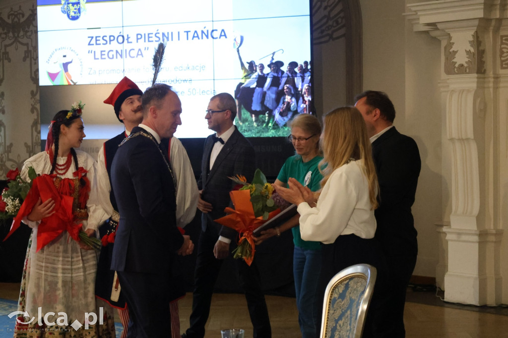 Honorowe tytuły i odznaczenia wręczone