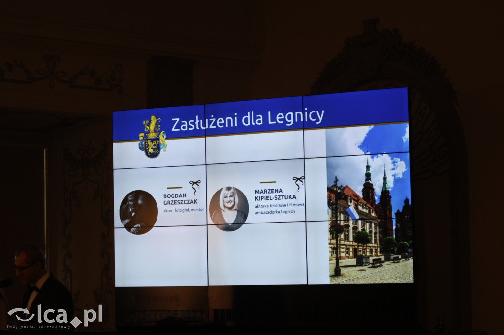 Honorowe tytuły i odznaczenia wręczone