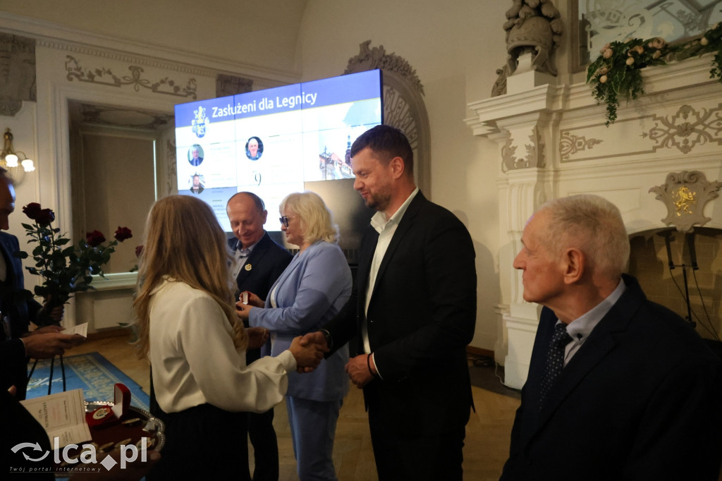 Honorowe tytuły i odznaczenia wręczone