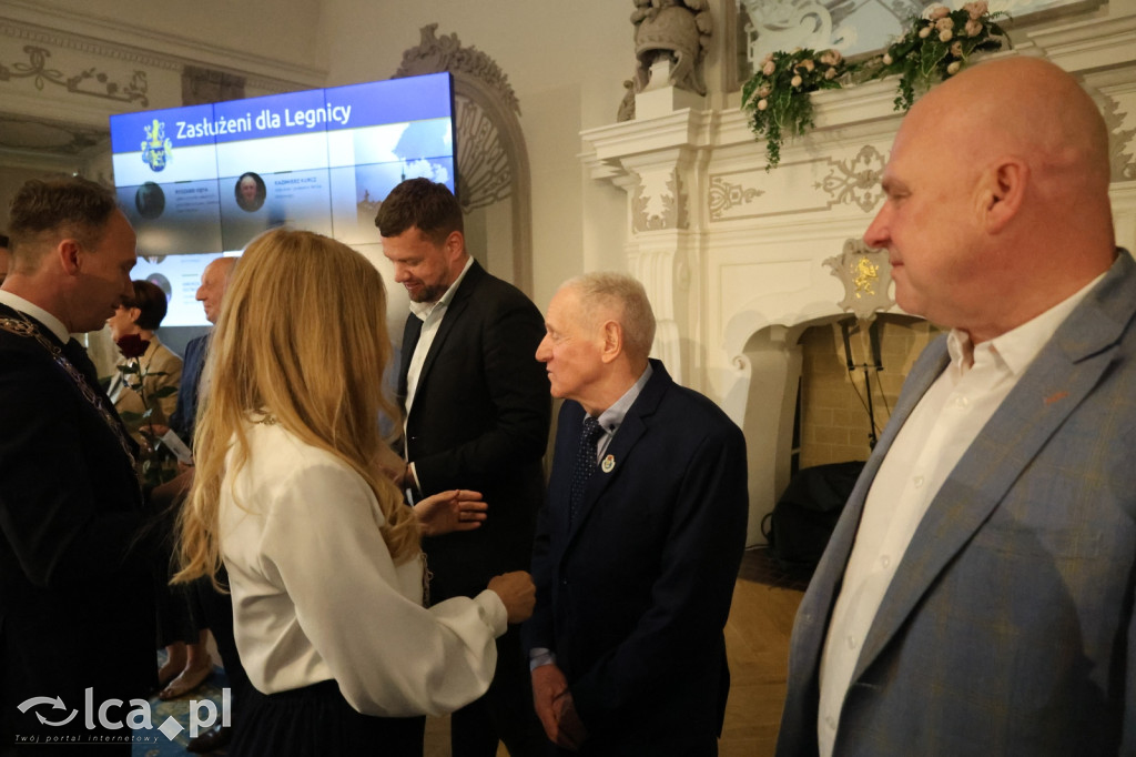 Honorowe tytuły i odznaczenia wręczone