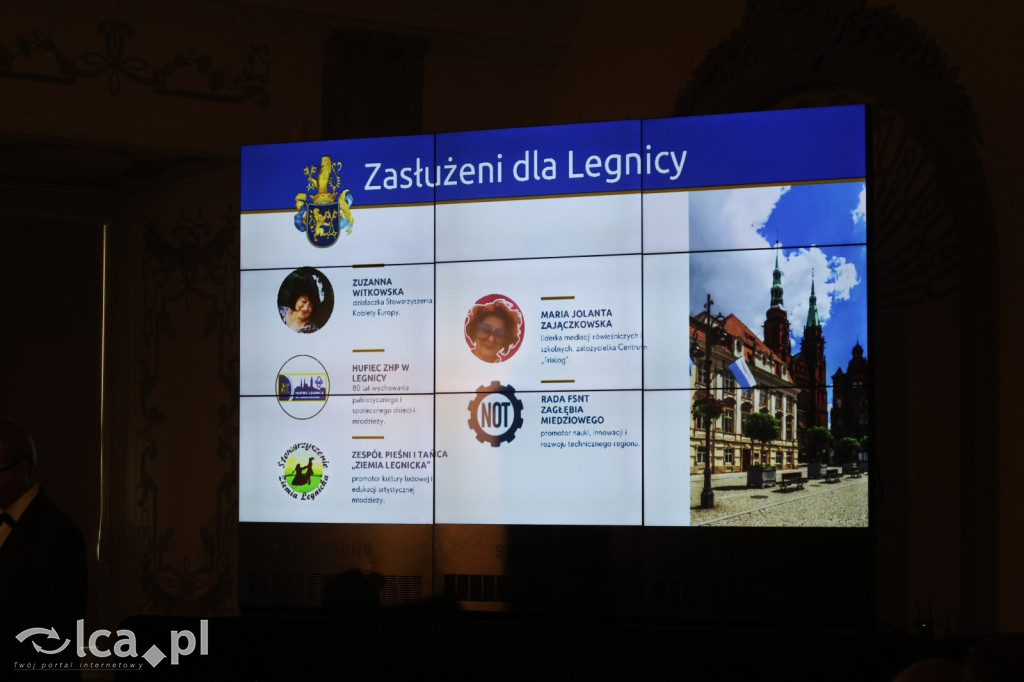 Honorowe tytuły i odznaczenia wręczone