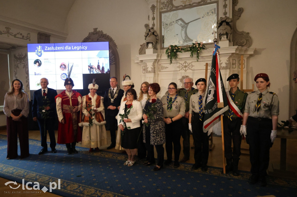 Honorowe tytuły i odznaczenia wręczone
