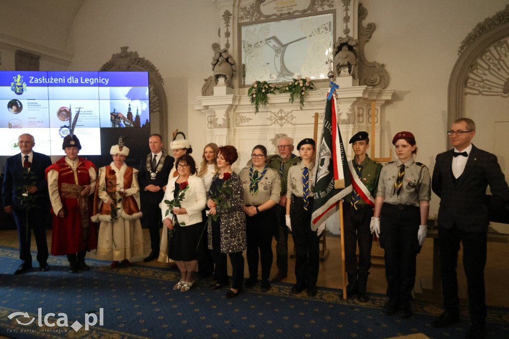 Honorowe tytuły i odznaczenia wręczone