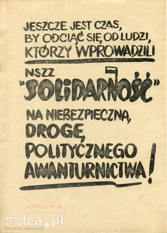 Plakaty, ulotki i wycinki prasowe z 1989 roku