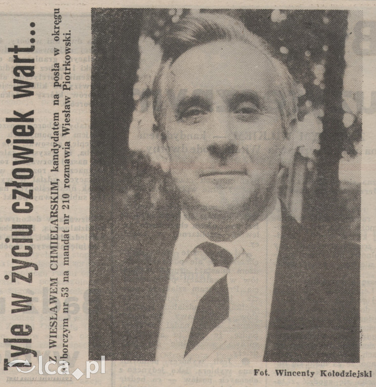 Plakaty, ulotki i wycinki prasowe z 1989 roku