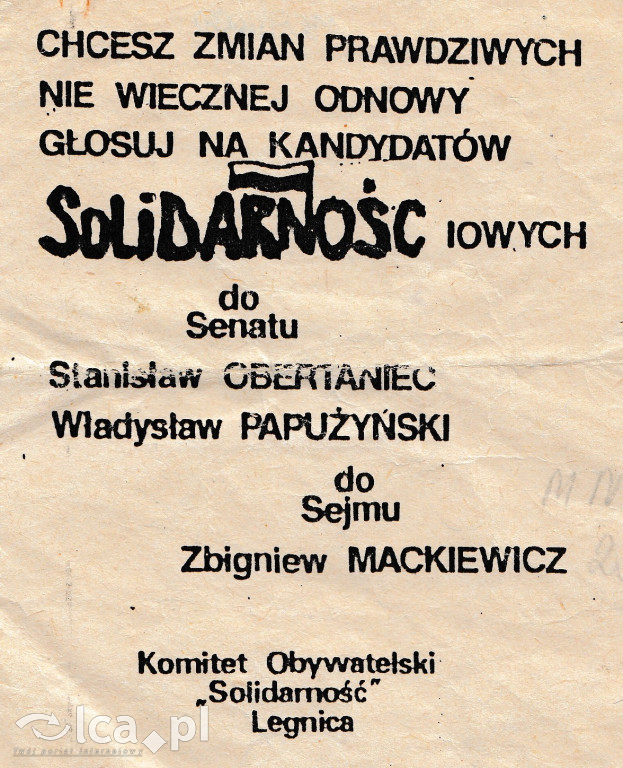Plakaty, ulotki i wycinki prasowe z 1989 roku