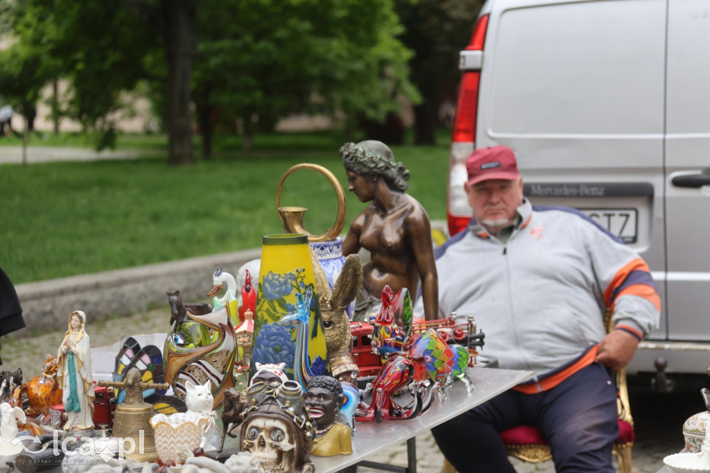 Czerwcowy Jarmark Staroci na legnickim rynku
