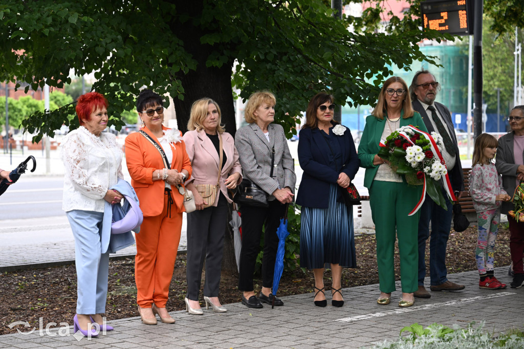 PSL składa kwiaty pod pomnikiem Witosa