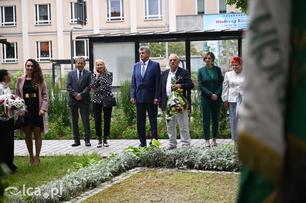PSL składa kwiaty pod pomnikiem Witosa