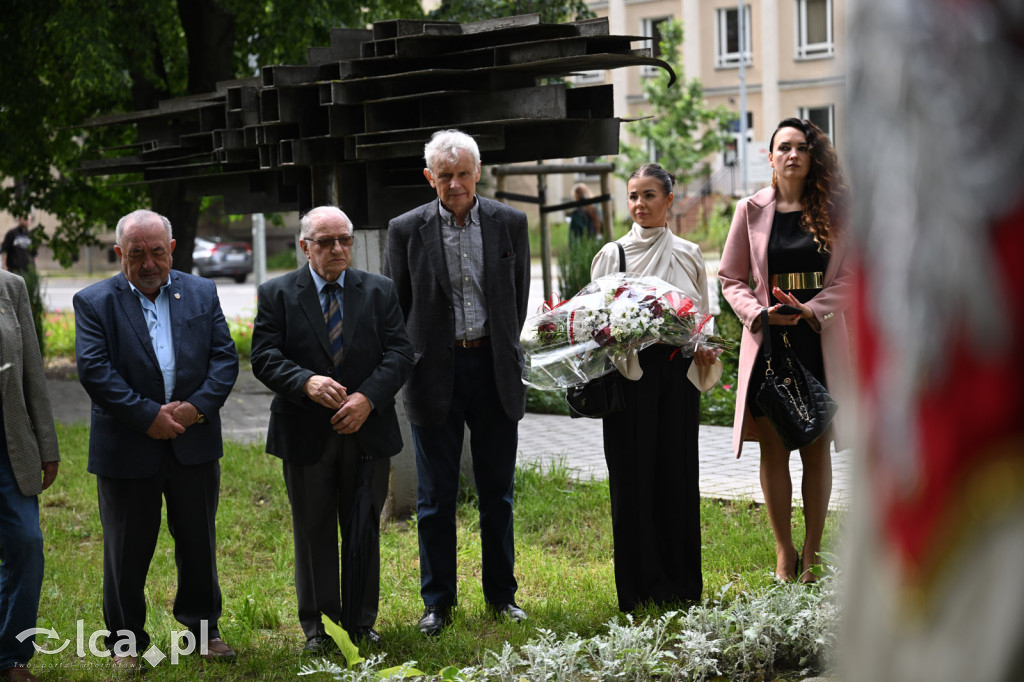 PSL składa kwiaty pod pomnikiem Witosa