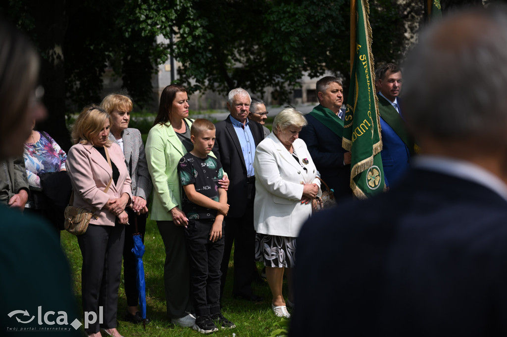 PSL składa kwiaty pod pomnikiem Witosa