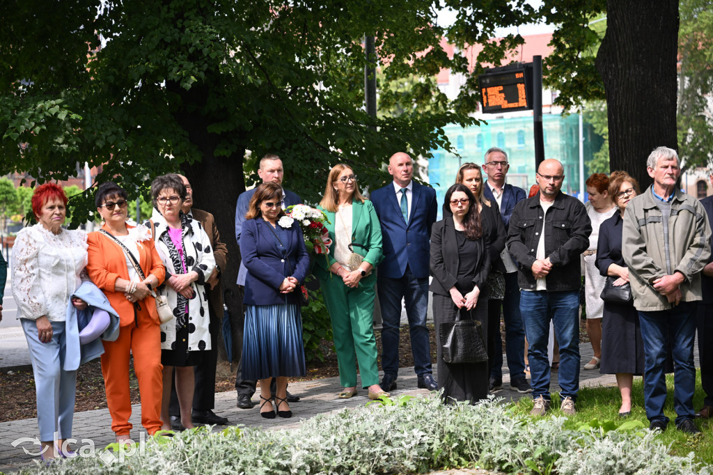 PSL składa kwiaty pod pomnikiem Witosa