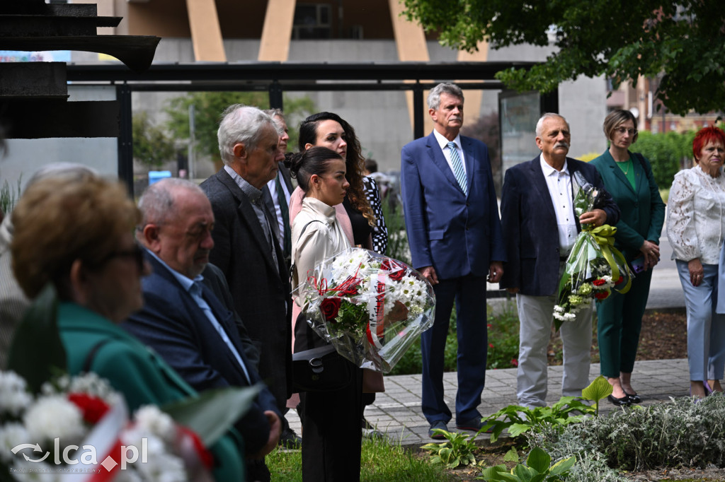 PSL składa kwiaty pod pomnikiem Witosa