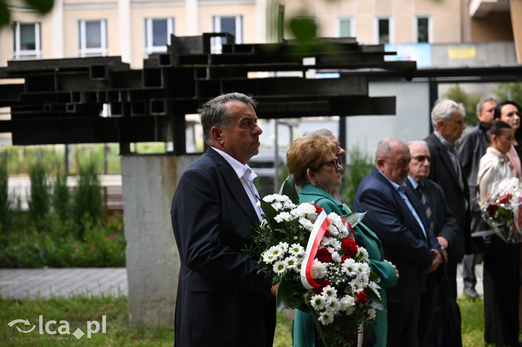 PSL składa kwiaty pod pomnikiem Witosa
