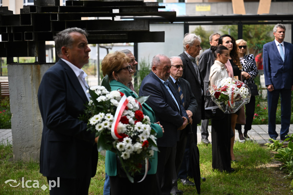 PSL składa kwiaty pod pomnikiem Witosa