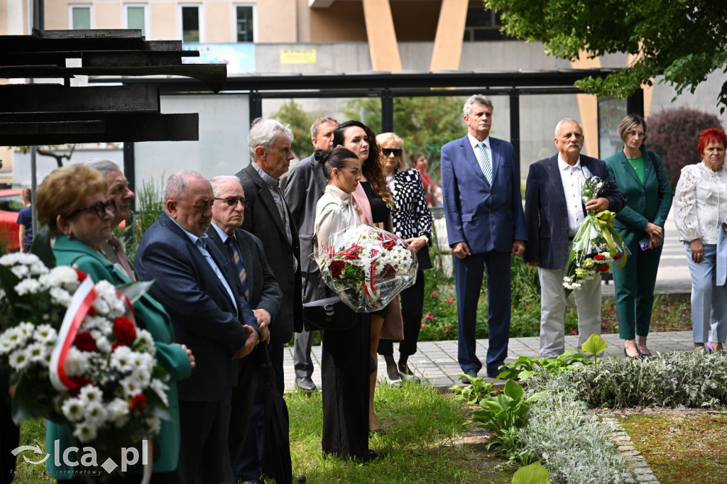 PSL składa kwiaty pod pomnikiem Witosa