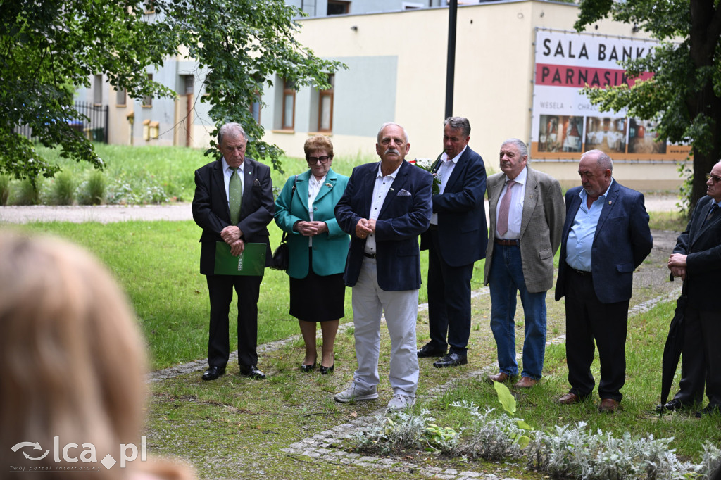 PSL składa kwiaty pod pomnikiem Witosa