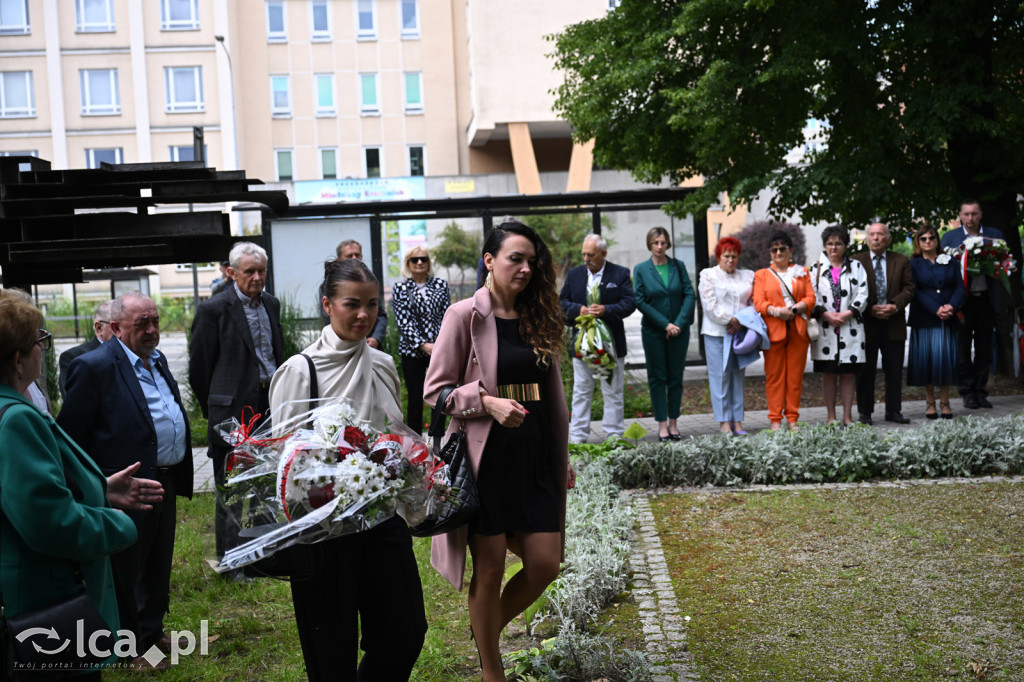 PSL składa kwiaty pod pomnikiem Witosa