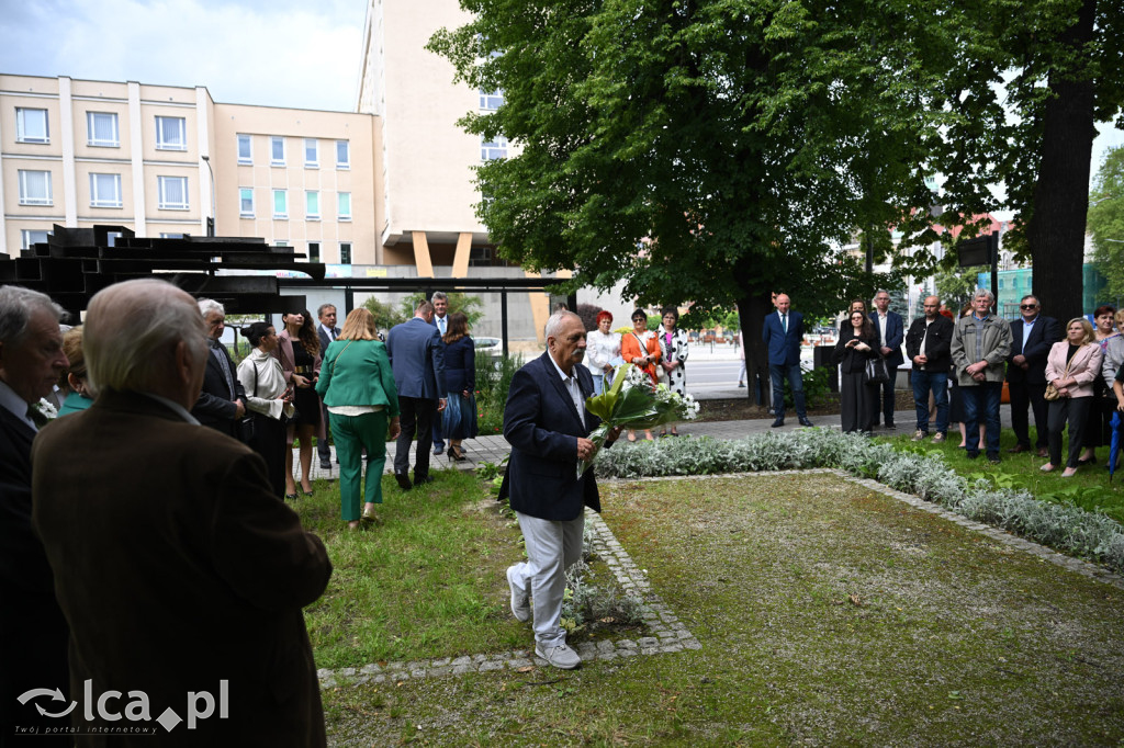PSL składa kwiaty pod pomnikiem Witosa