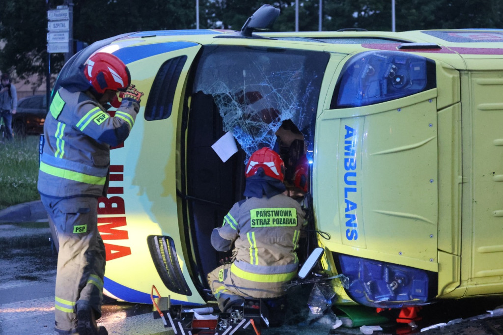 Wypadek z udziałem karetki