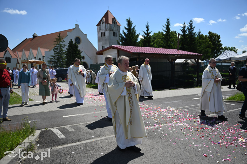Parafie na Piekarach wspólnie uczciły Boże Ciało