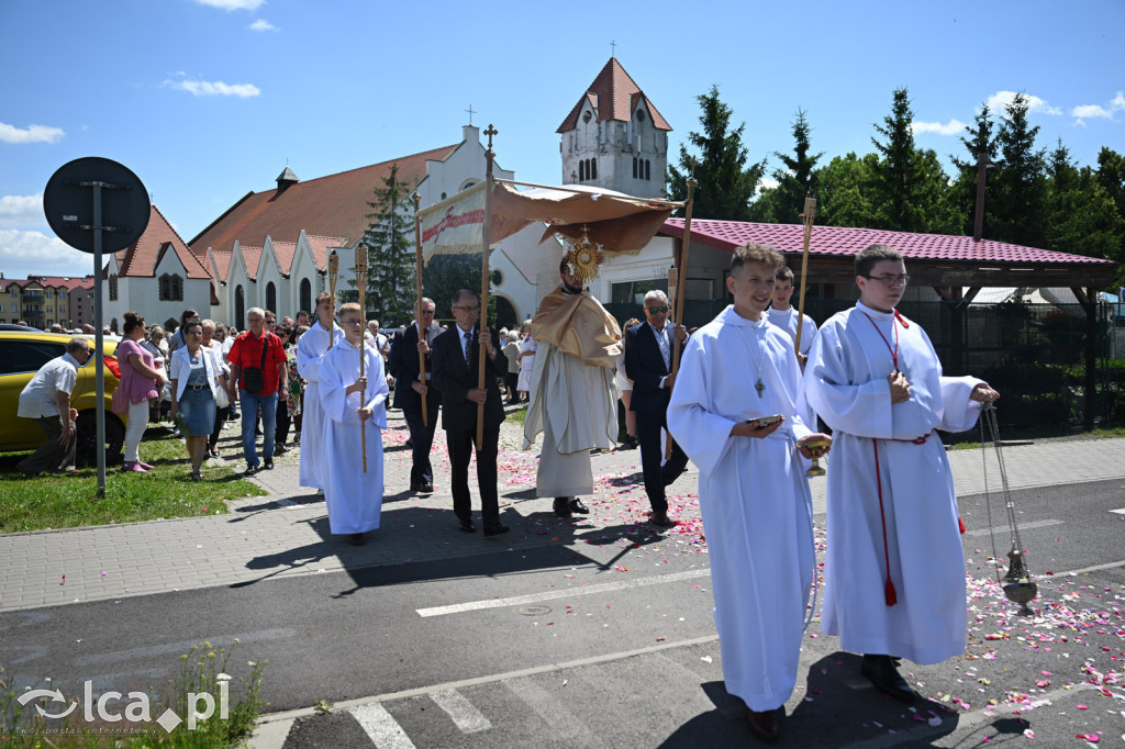Parafie na Piekarach wspólnie uczciły Boże Ciało