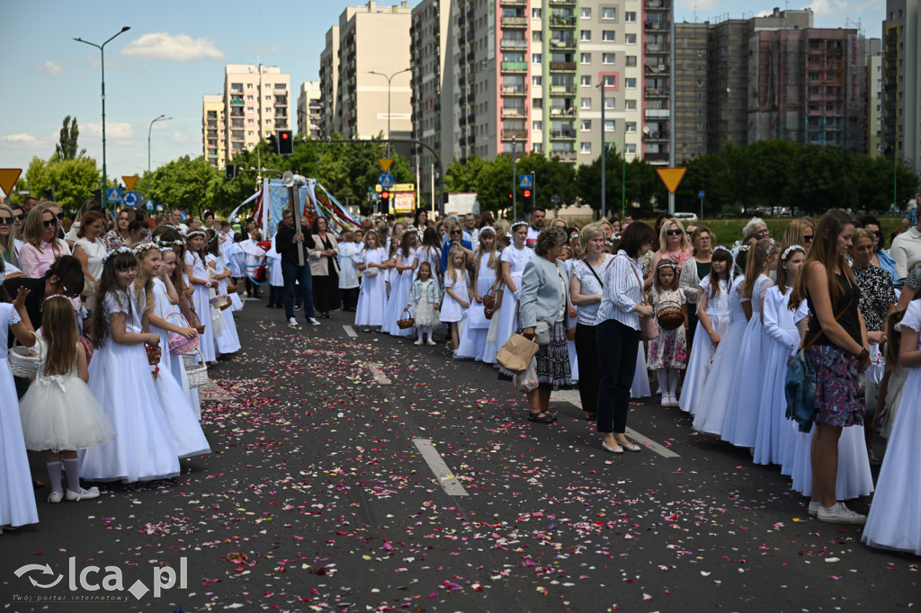 Parafie na Piekarach wspólnie uczciły Boże Ciało