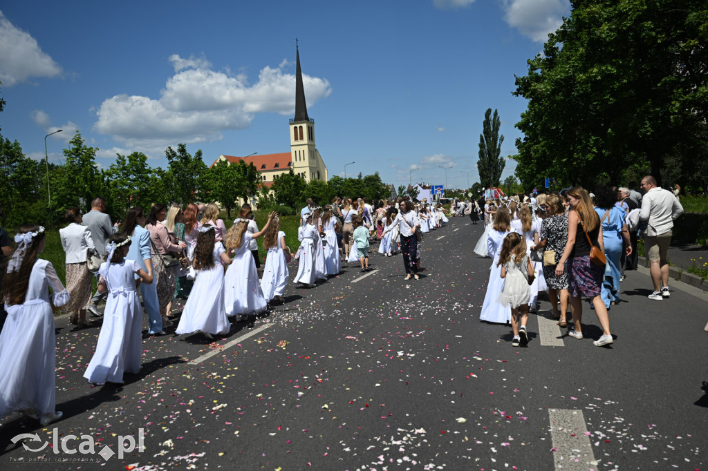 Parafie na Piekarach wspólnie uczciły Boże Ciało