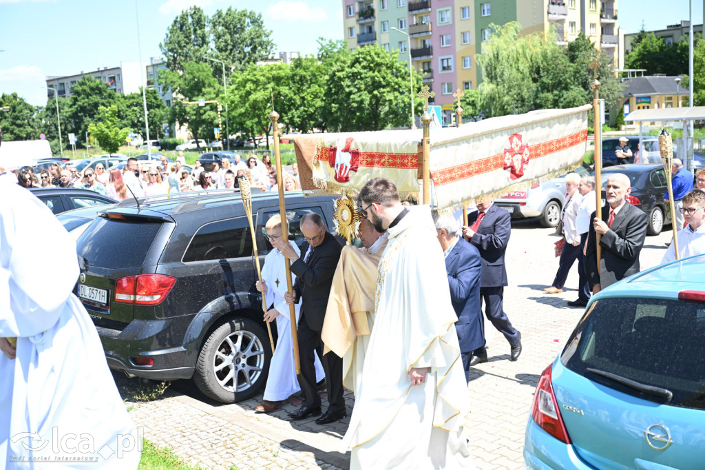 Parafie na Piekarach wspólnie uczciły Boże Ciało