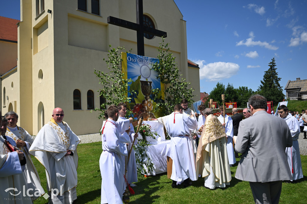 Parafie na Piekarach wspólnie uczciły Boże Ciało