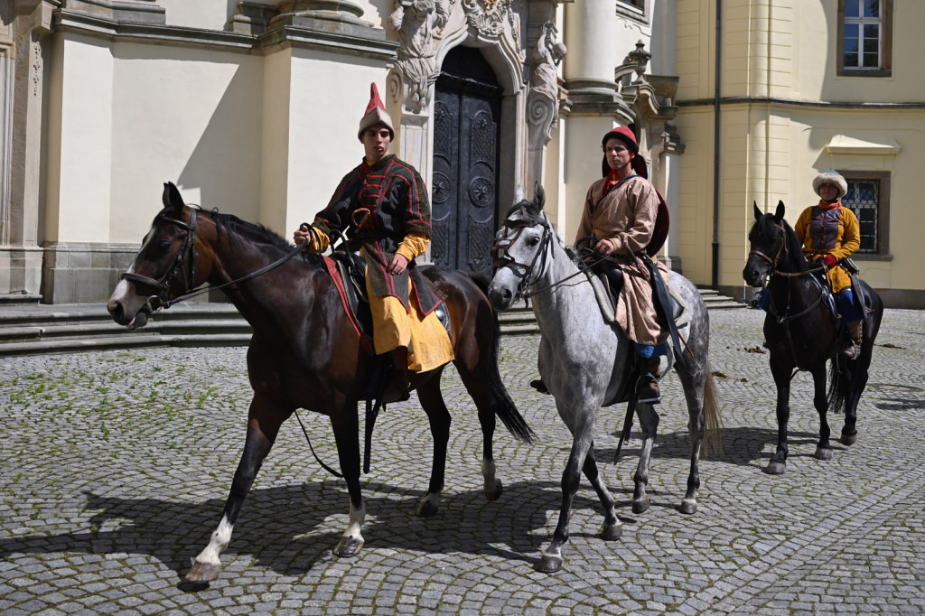 Legnickie Pole 1241 edycja 2015 rozpoczęta paradą