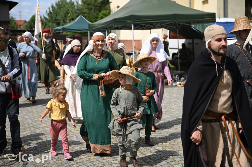 Legnickie Pole 1241 edycja 2015 rozpoczęta paradą
