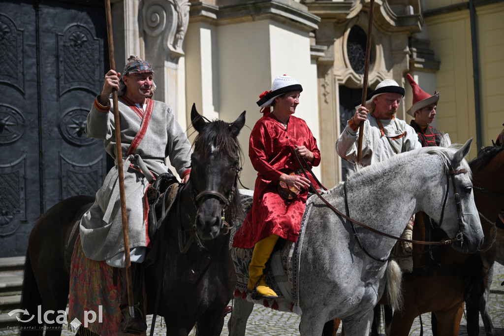 Legnickie Pole 1241 edycja 2015 rozpoczęta paradą