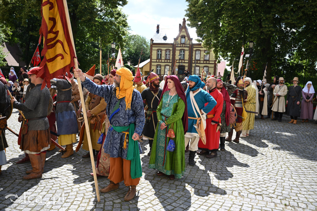 Legnickie Pole 1241 edycja 2015 rozpoczęta paradą