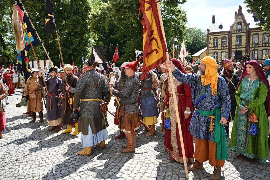 Legnickie Pole 1241 edycja 2015 rozpoczęta paradą
