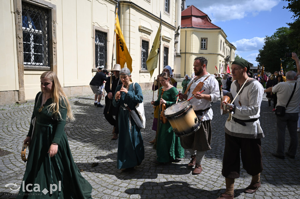 Legnickie Pole 1241 edycja 2015 rozpoczęta paradą