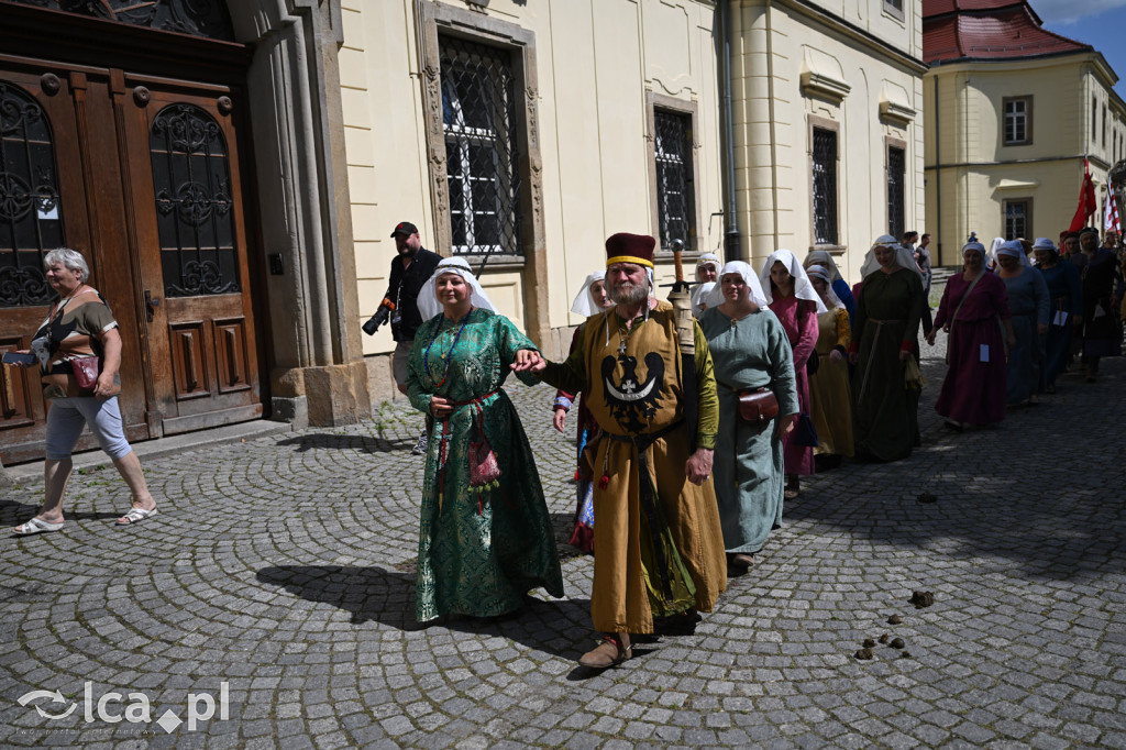 Legnickie Pole 1241 edycja 2015 rozpoczęta paradą