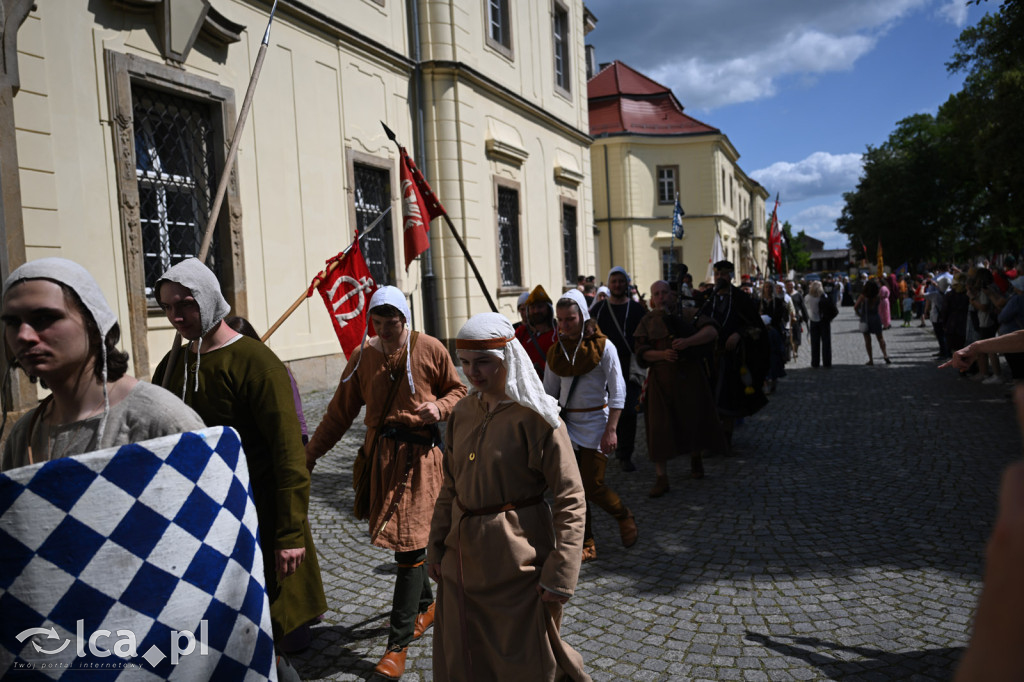 Legnickie Pole 1241 edycja 2015 rozpoczęta paradą